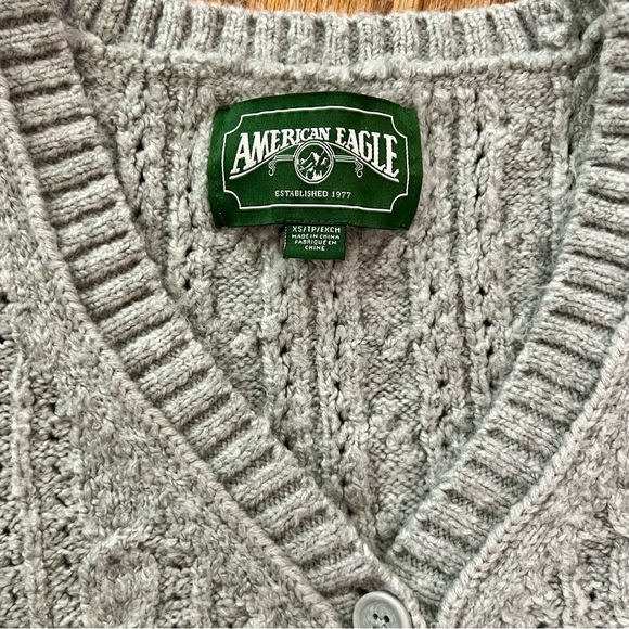 American Eagle Cropped Button-Up Cardigan- NWOT - size XS - Picture 2 of 7
